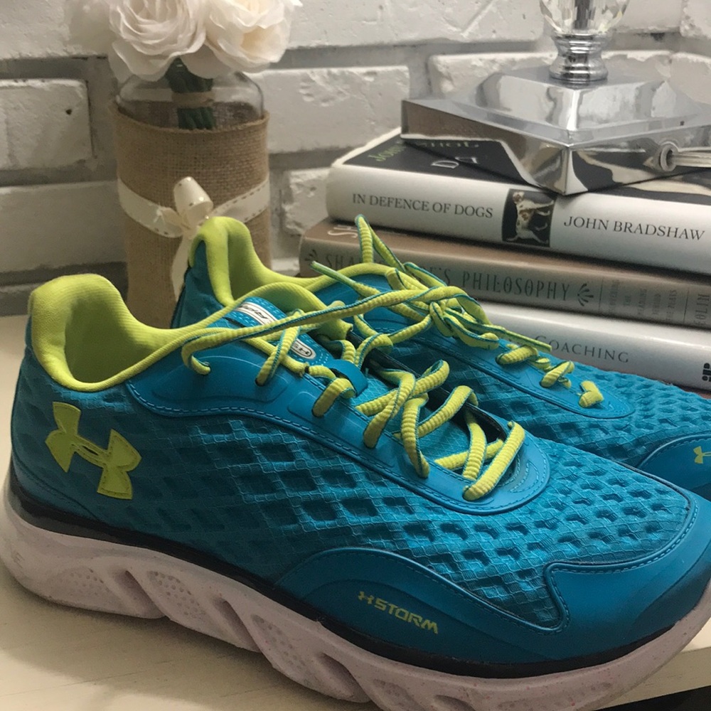 EUC sneakers! Priced to sell!